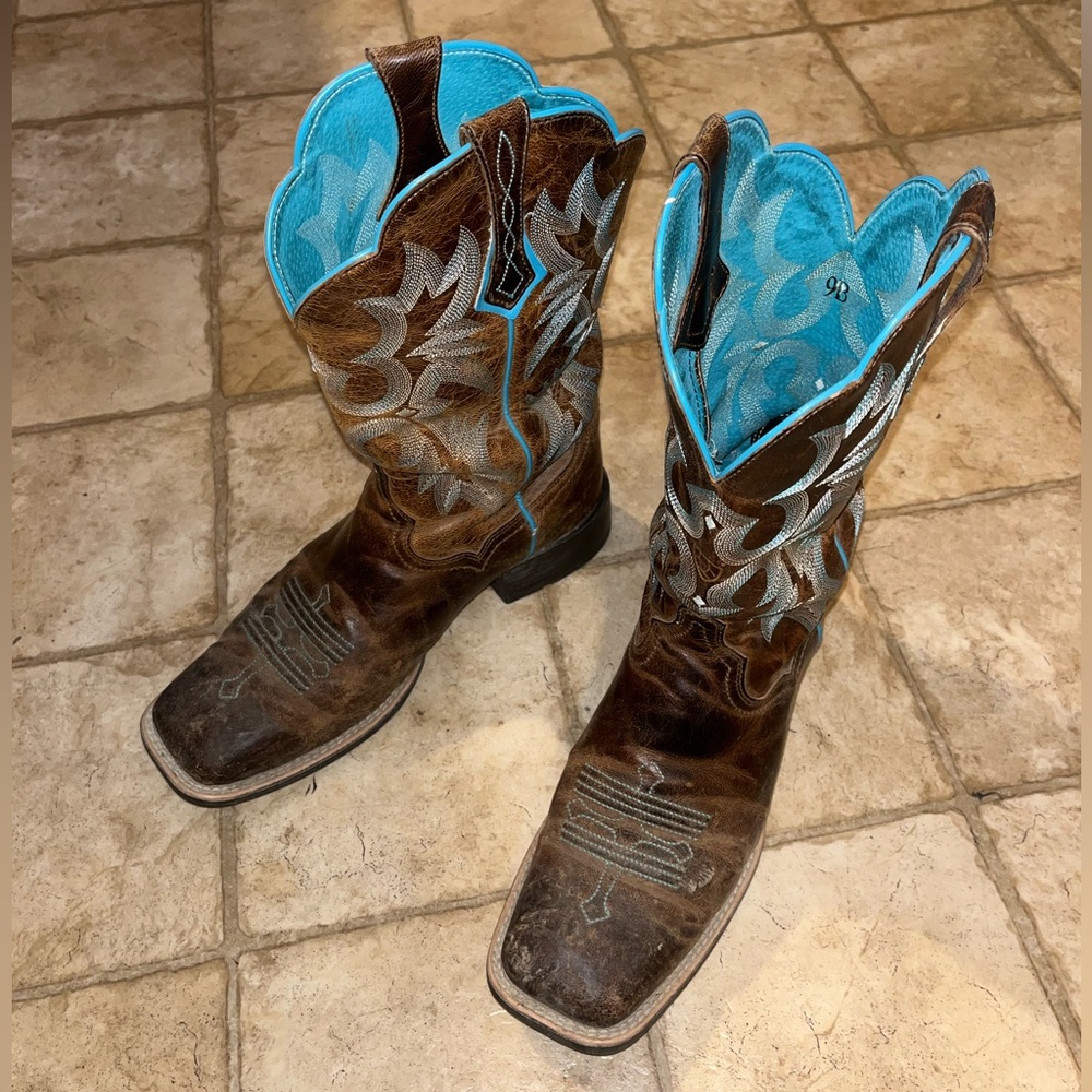 Ariat Cowgirl Boots!